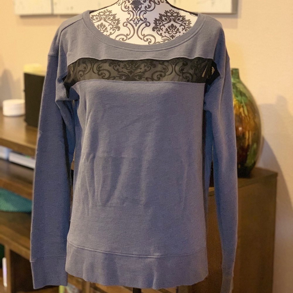 VICTORIAS SECRET SPORT LONG SLEEVES - PRELOVED